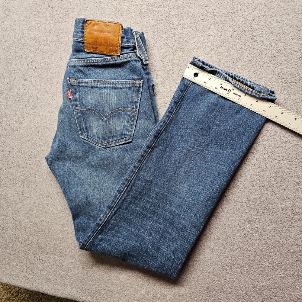 Levi's 501 Original Fit Jeans Womens 28x30 Blue Denim Straight Leg Button Fly - Picture 7 of 14